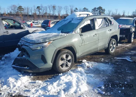 2022 Toyota Rav4 Xle z USA, uszkodzony, nr VIN 2T3P1RFV0NW250392